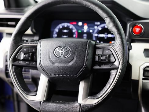 Used 2024 Toyota Tacoma TRD Off-Road image 21