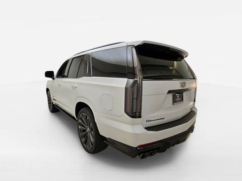 Used 2025 Cadillac Escalade V AWD/4WD image 11