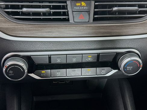 Used 2025 Nissan Altima 2.5 SV image 22