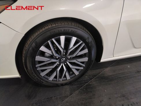 Used 2025 Nissan Altima 2.5 SV image 41