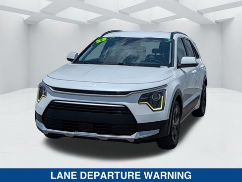 Used 2023 Kia Niro EX FWD image 8