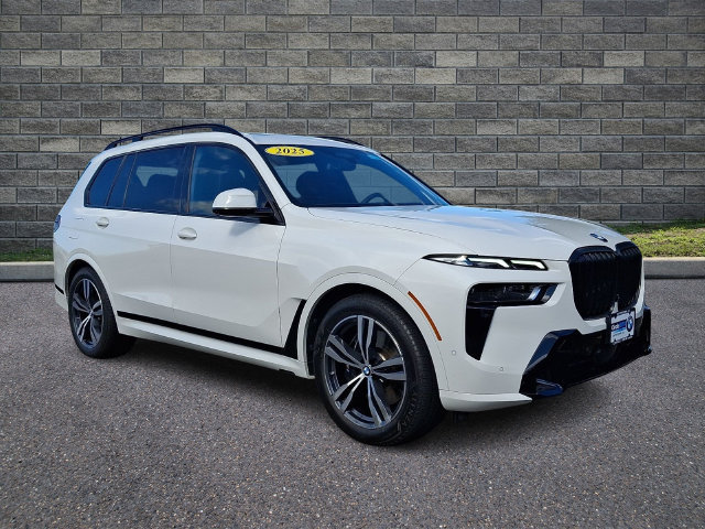Used 2025 BMW X7 xDrive40i w/ M Sport Package AWD/4WD image 1
