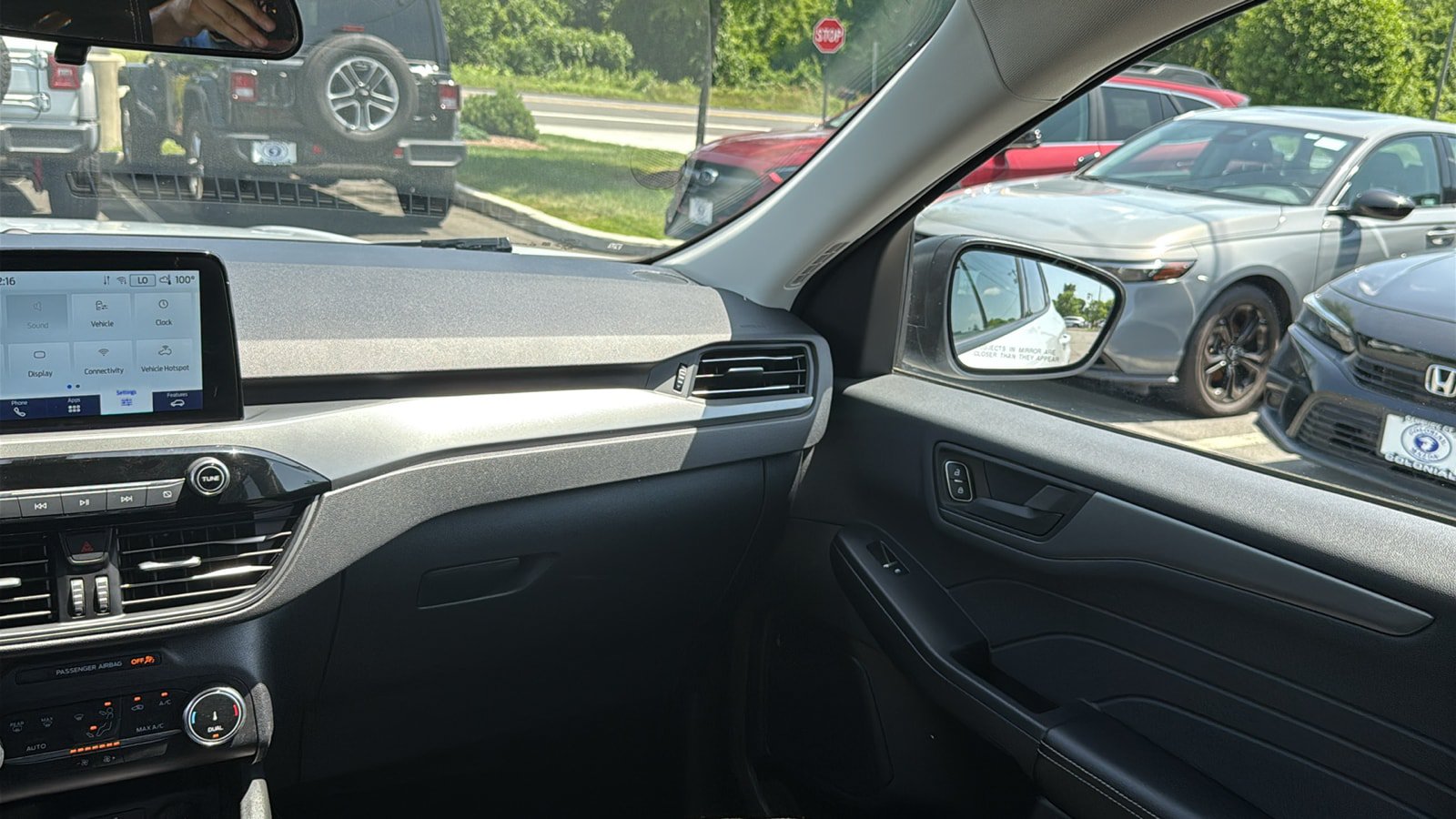 Used 2025 Ford Escape Active AWD/4WD image 23