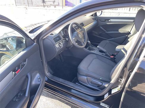 Used 2012 Volkswagen Passat 2.5 S image 14