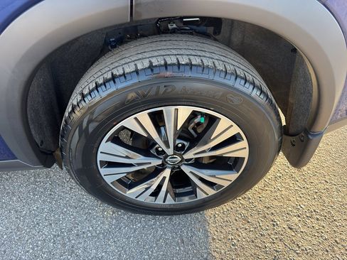 Used 2021 Nissan Rogue SV image 24