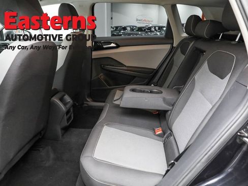 Used 2024 Volkswagen Taos S image 20