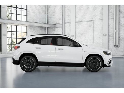 New 2025 Mercedes-Benz GLA 35 AMG 4MATIC image 16