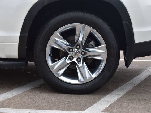 Used 2015 Toyota Highlander Limited FWD image 11