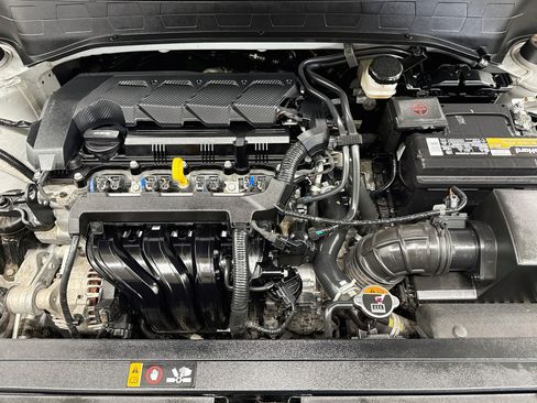 Used 2025 Hyundai Venue SEL FWD image 32
