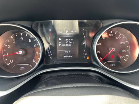 Used 2019 Jeep Compass Latitude FWD image 21