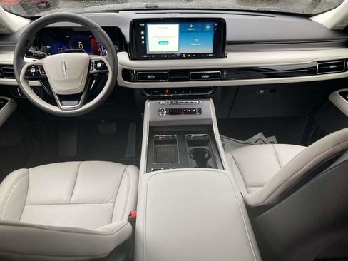 New 2025 Lincoln Aviator 2WD w/ Equipment Group 101A image 18