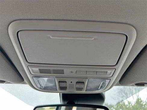 Used 2015 Honda Odyssey EX-L image 32