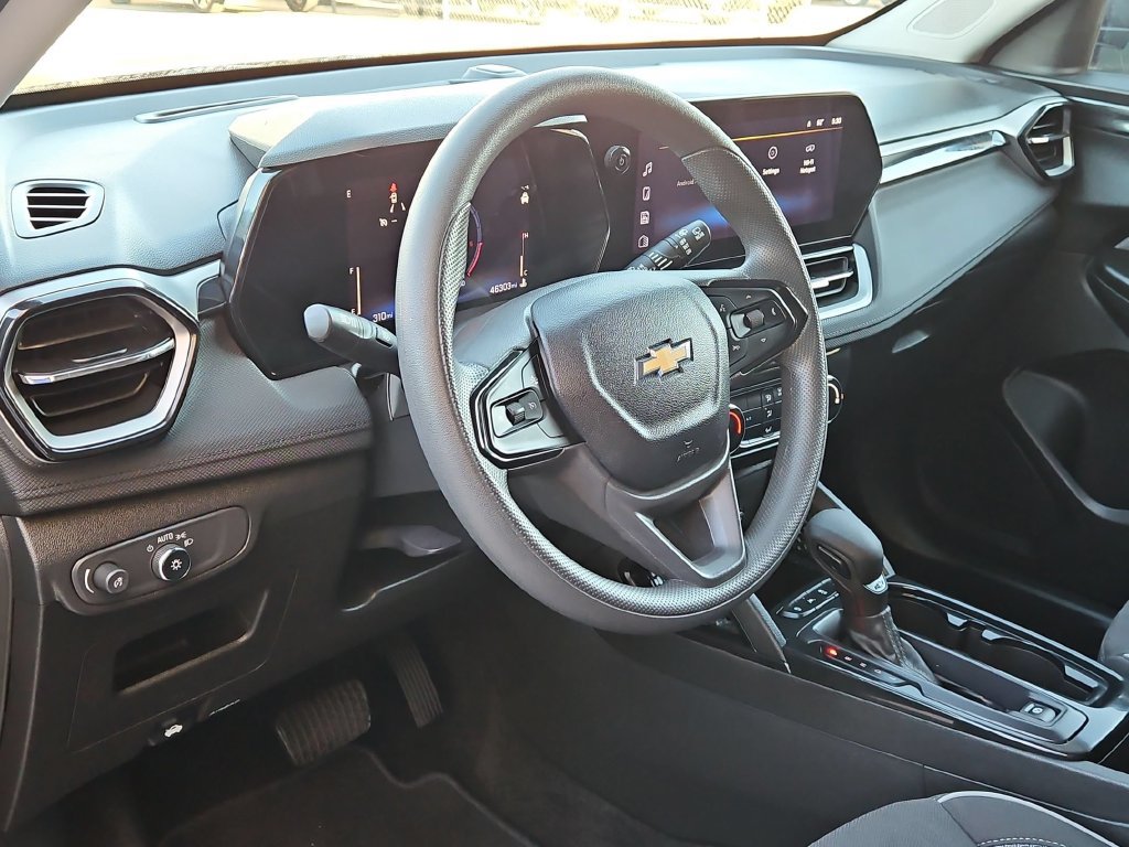 Used 2025 Chevrolet TrailBlazer LT AWD/4WD image 15
