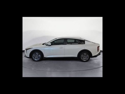 Used 2025 Kia K4 FWD image 3