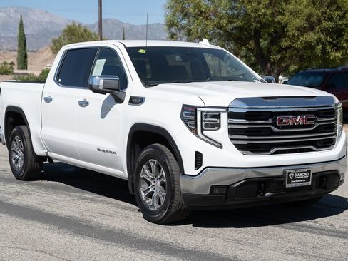 Used 2026 GMC Sierra 1500 SLT RWD image 2