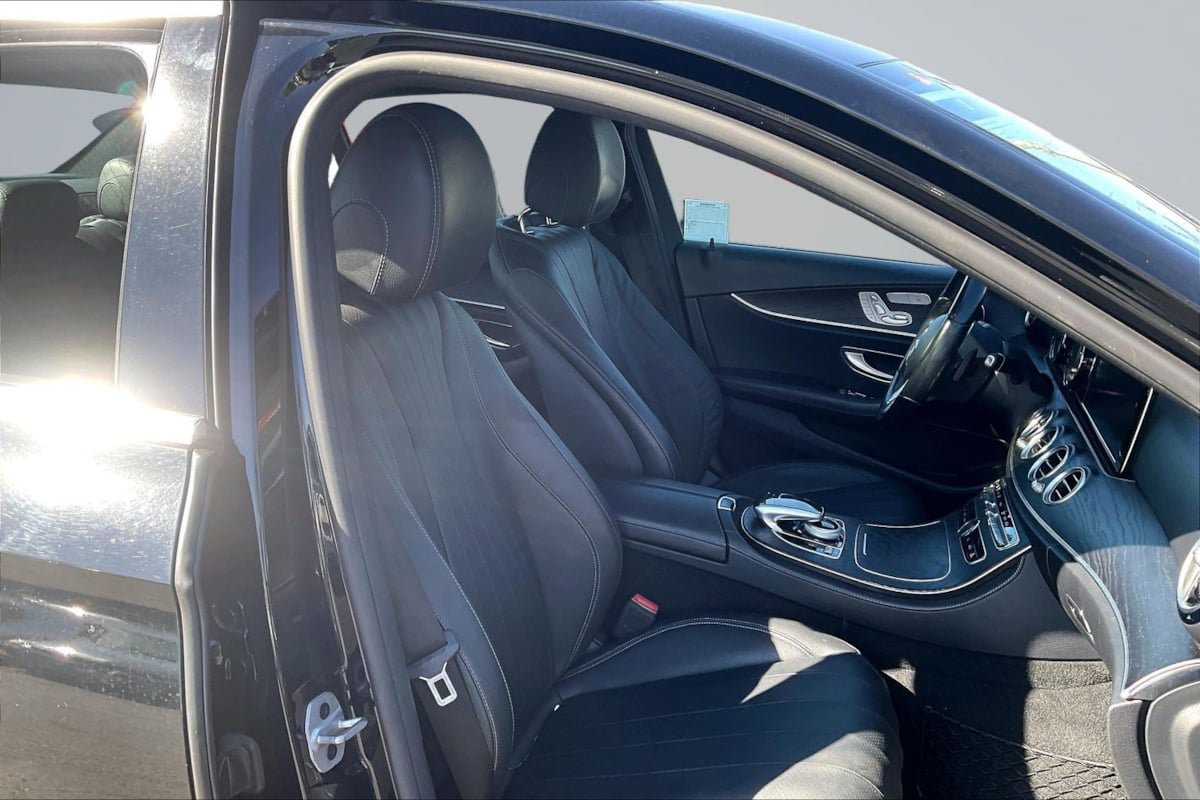 Used 2020 Mercedes-Benz E 350 Sedan image 7