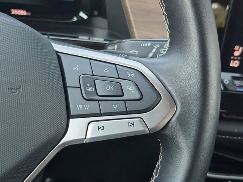 Used 2025 Volkswagen Atlas SE FWD image 21
