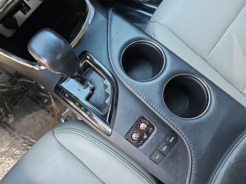 Used 2017 Toyota Avalon XLE image 25