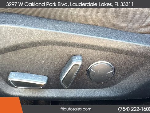 Used 2017 Ford Fusion SE FWD image 19