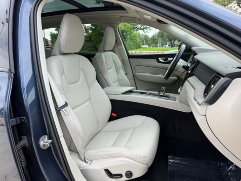 Certified 2023 Volvo XC60 B5 Plus FWD image 10