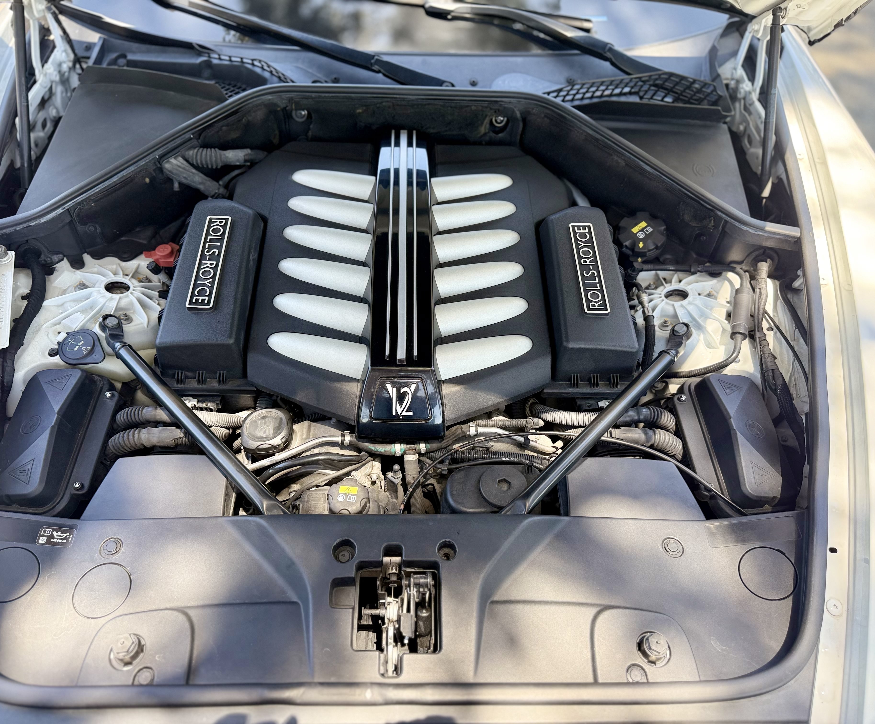 Used 2016 Rolls-Royce Ghost RWD image 46