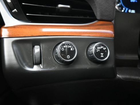 Used 2018 Cadillac Escalade Luxury image 30
