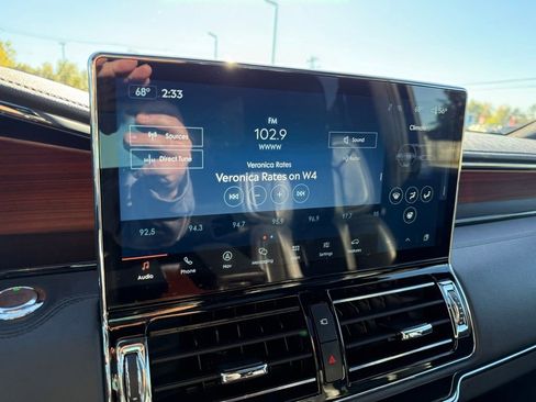 Used 2022 Lincoln Navigator Reserve w/ Equipment Group 201A image 34