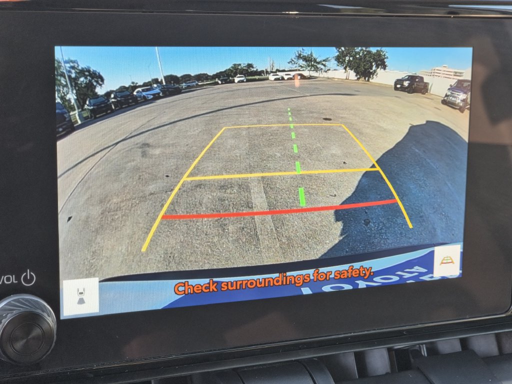 Used 2025 Toyota RAV4 XLE FWD image 19