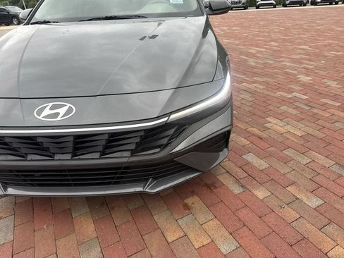 Used 2025 Hyundai Elantra Sport FWD image 24