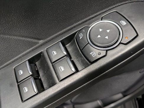 Used 2024 Ford Escape Platinum image 9