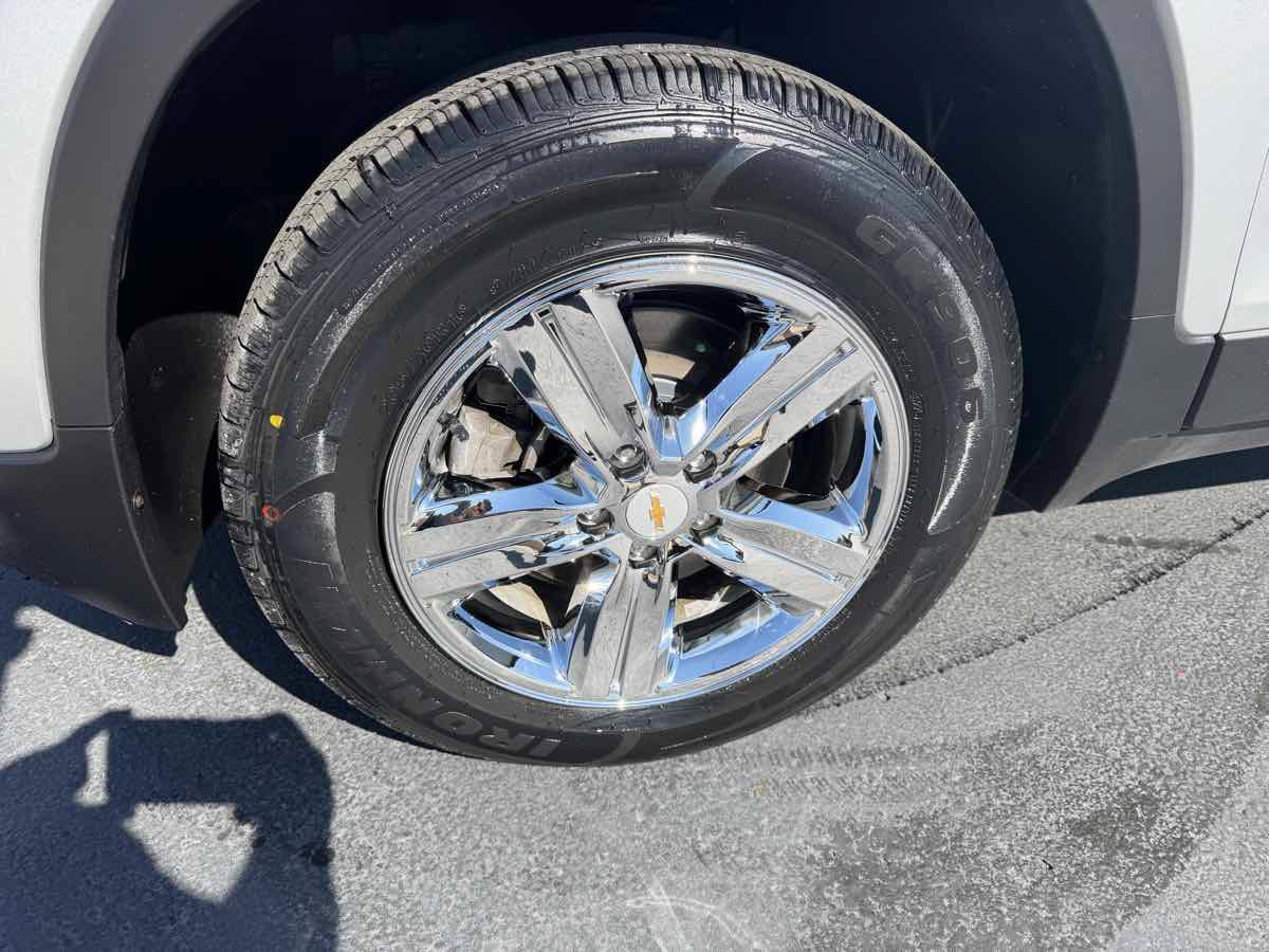 Used 2019 Chevrolet Trax LT w/ LT Convenience Package AWD/4WD image 8