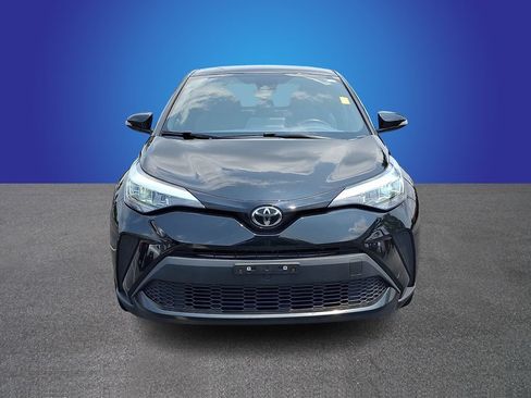 Used 2022 Toyota C-HR XLE FWD image 2