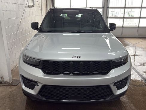 New 2025 Jeep Grand Cherokee Limited AWD/4WD image 45