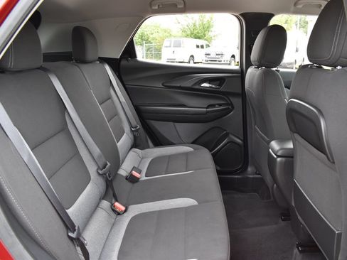 Used 2025 Chevrolet TrailBlazer LT AWD/4WD image 30