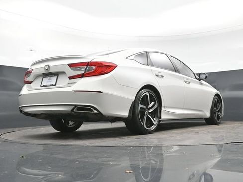 Used 2018 Honda Accord Sport image 29