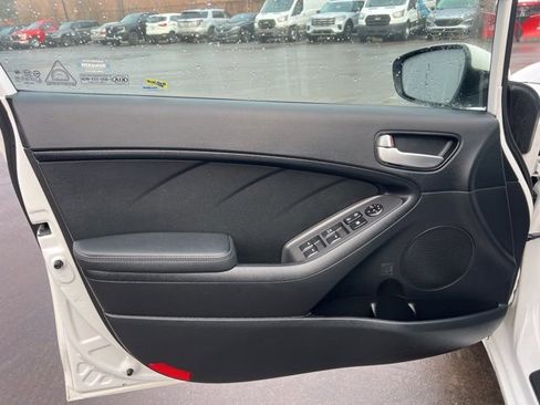 Used 2017 Kia Forte LX image 17