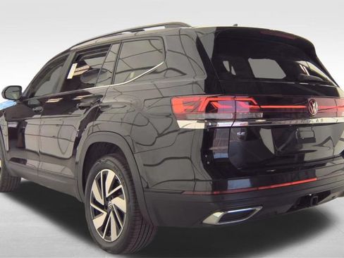 Used 2024 Volkswagen Atlas SE w/ Panoramic Sunroof Package AWD/4WD image 13
