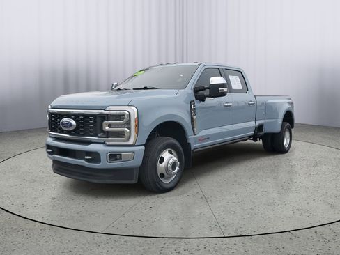 Used 2024 Ford F350 Limited w/ FX4 Off-Road Package image 8