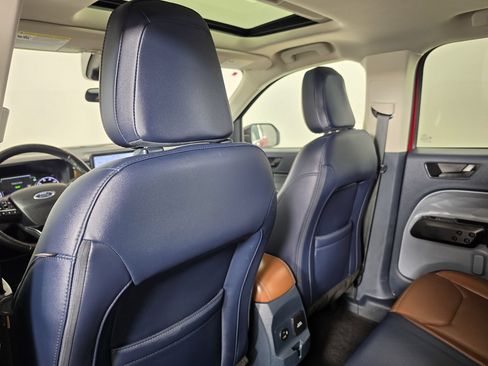 Used 2022 Ford Maverick Lariat w/ Lariat Luxury Package FWD image 28