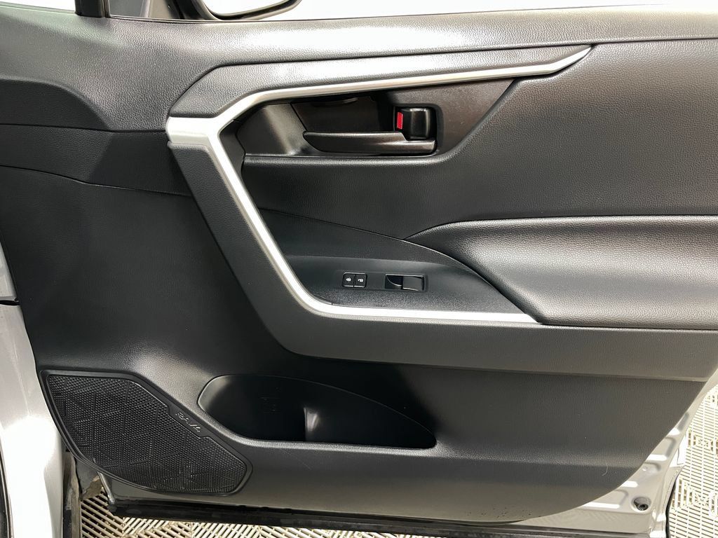Used 2019 Toyota RAV4 LE w/ All Weather Liner Package AWD/4WD image 38