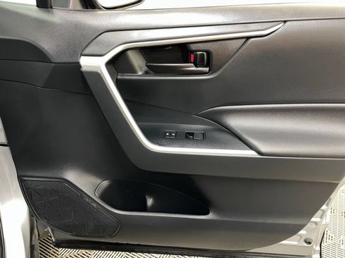 Used 2019 Toyota RAV4 LE w/ All Weather Liner Package AWD/4WD image 38