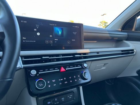 Used 2025 Hyundai Tucson Limited image 24