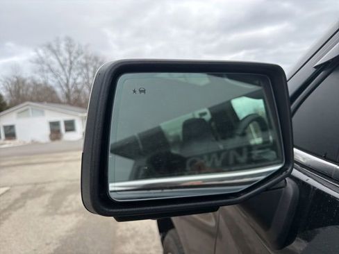 Used 2025 Chevrolet Silverado 1500 High Country w/ High Country Premium Package AWD/4WD image 13