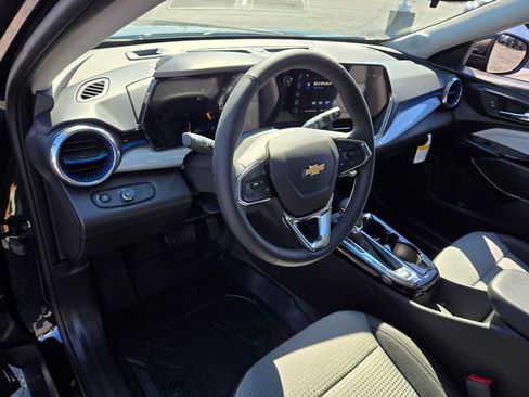 New 2025 Chevrolet Trax LT w/ LT Convenience Package image 16