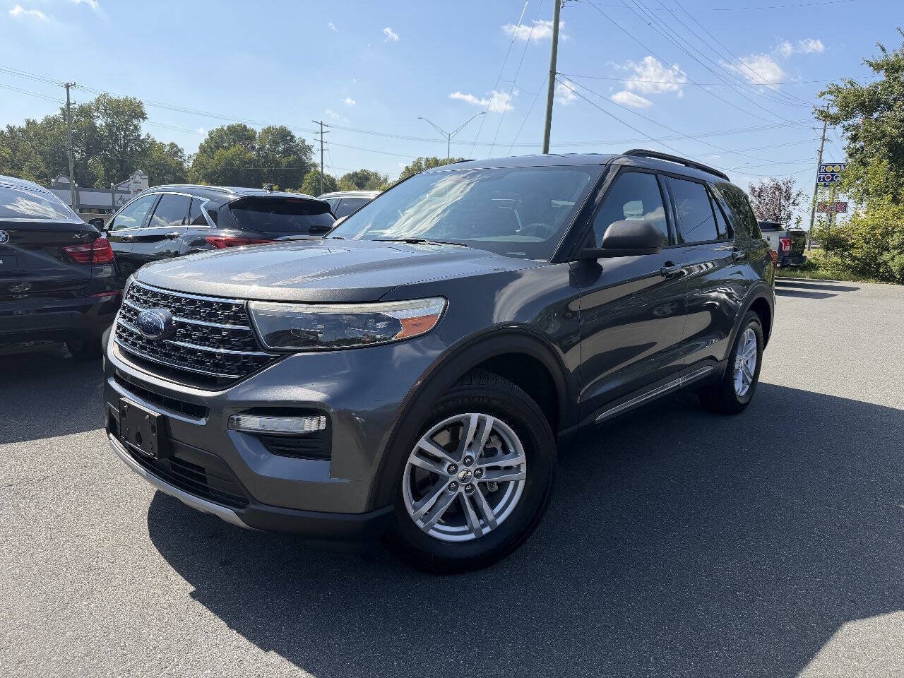 Used 2020 Ford Explorer XLT w/ Equipment Group 202A RWD image 1