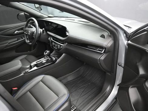 Used 2024 Buick Envista Sport Touring w/ Convenience I Package FWD image 9