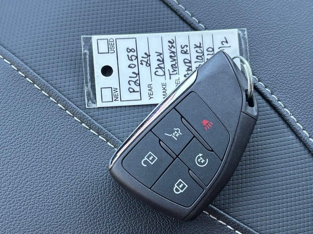 Used 2026 Chevrolet Traverse RS w/ LPO, Floor Liner Package AWD/4WD image 22