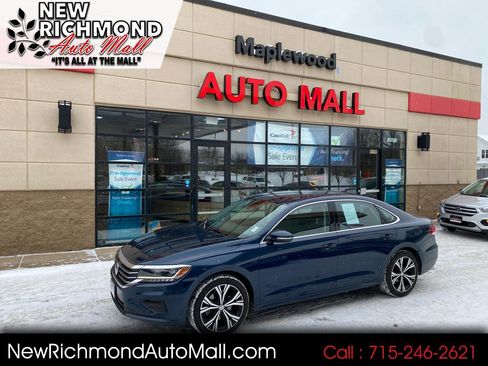 Used 2022 Volkswagen Passat 2.0T SE image 1