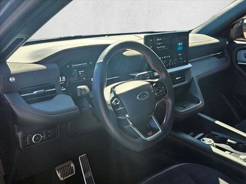 Used 2025 Ford Explorer ST image 9