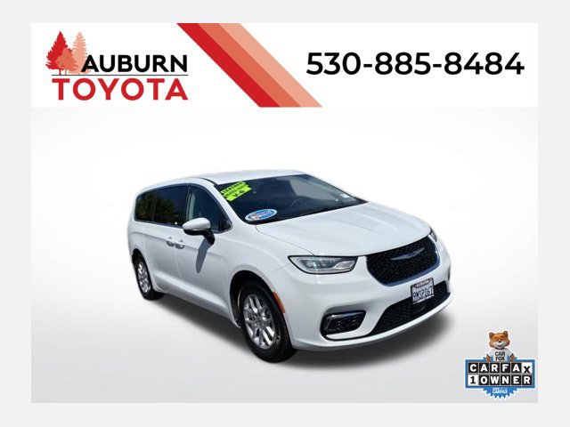 Used 2023 Chrysler Pacifica Touring-L FWD image 1